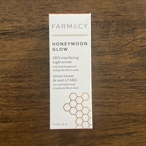 Farmacy Honeymoon Glow AHA resurfacing night serum
